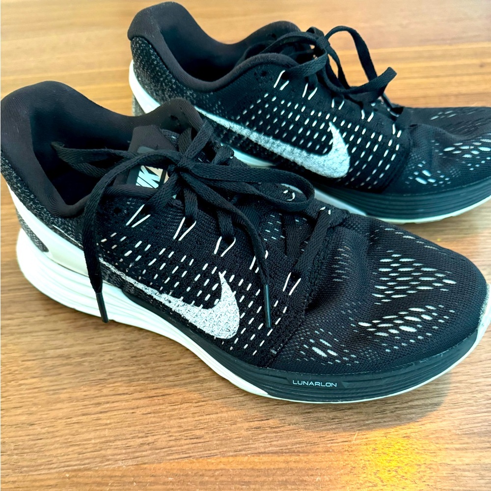 Nike lunarglide 7 running shoes